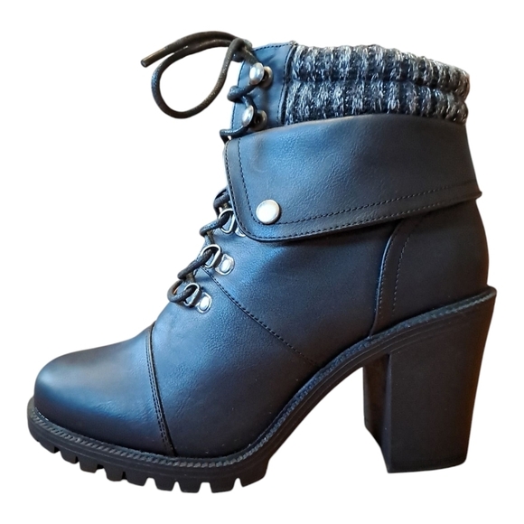 torrid Shoes - Torrid Black Hiker Boot Lug Sole Sweater Trim Size 11WW